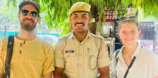 फ्रेंच भाषा में विदेशी पर्यटकों से संवाद कर रहे राजस्थान पुलिस के जवान Three-day training for positive behavioral change among police personnel starts on October 15