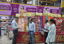 चांदी के वर्क की 30 हजार पन्नियां और 340 किलो काली मिर्च सीज