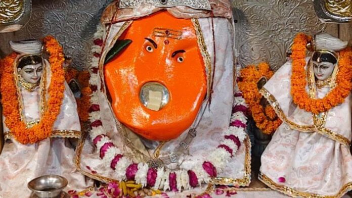 Abhishek performed with 101 kg of milk at the Parkota Ganesh Temple. Abhishek performed with 101 kg of milk at the Parkota Ganesh Temple.