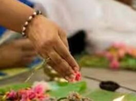 असमर्थता में भी श्रद्धा से करें पितरों का स्मरण, तिल-जल से तर्पण भी श्राद्ध का विकल्प Even when unable to perform elaborate rituals, remember your ancestors with reverence.