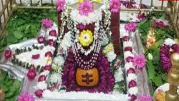 A rare convergence of Guru Pradosh and Monthly Shivratri today. A rare convergence of Guru Pradosh and Monthly Shivratri today.