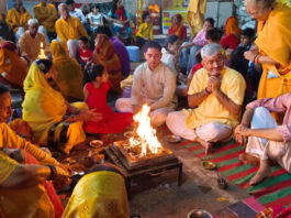 गायत्री परिवार के छह केंद्रों पर 3 हजार श्रद्धालुओं ने दी 72 हजार आहुतियां