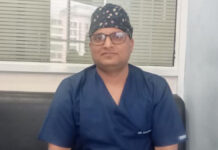 चिकित्सकों ने की 70 वर्षीय महिला की जटिल स्पाइनल सर्जरी Doctors performed a complex spinal surgery on a 70-year-old woman.