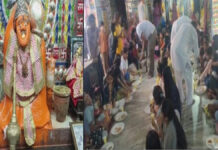विजय वीर हनुमान मंदिर में कन्या पूजन कर कराया कन्या भोज