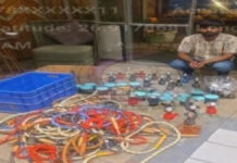 बार-बार पाबंदी के बावजूद बार में परोसा जा रहा था हुक्का: मैनेजर सहित चार गिरफ्तार