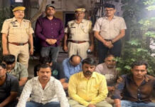 होटल में चल रहा था जुए का खेल: मैनेजर सहित आठ गिरफ्तार