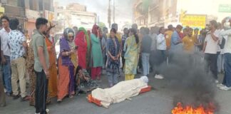 न्यू सांगानेर रोड पर ‘लाल निशान’ से बवाल : जेडीए के खिलाफ महिलाओं ने निकाली प्रतीकात्मक अर्थी 14-year-old girl kidnapped in UP rescued