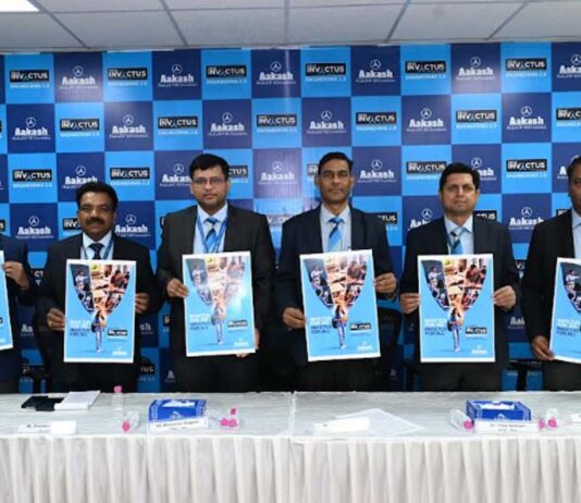 जेईई तैयारी को नया आयाम देगा आकाश इनविक्टस इंजीनियरिंग 2.0