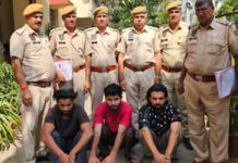 लो-फ्लोर बस में मोबाइल चोरी करने वाले तीन आरोपी गिरफ्तार Three accused arrested for stealing mobile phones on a low-floor bus