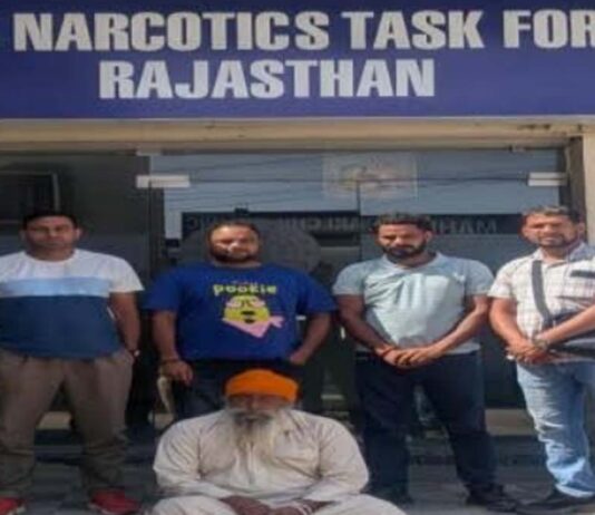 कथावाचक बनकर 21 साल से पुलिस को चकमा दे रहा इनामी तस्कर जालंधर से गिरफ्तार