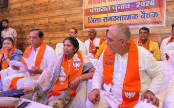नितिन नबीन ने मोबाइल से किया कार्यकर्ताओं से संवाद