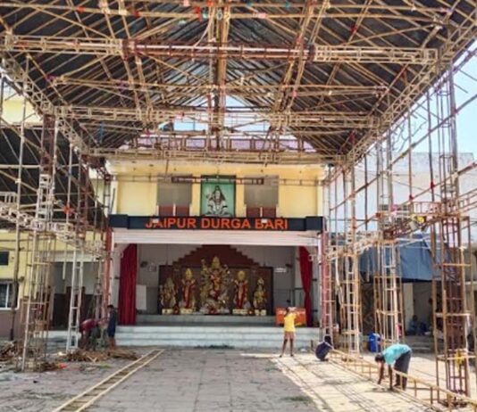 नवरात्र को लेकर छोटी काशी सजने लगी: बंगाल के कारीगर दे रहे मां दुर्गा को अंतिम रूप
