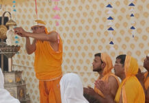 भांकरोटा जैन मंदिर में पार्श्वनाथ भगवान का कलशाभिषेक