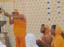 भांकरोटा जैन मंदिर में पार्श्वनाथ भगवान का कलशाभिषेक