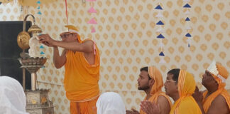 भांकरोटा जैन मंदिर में पार्श्वनाथ भगवान का कलशाभिषेक