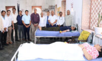 निःशुल्क विरेचन-रक्तमोक्षण शिविर के तहत 80 लोगों ने किया रक्तदान