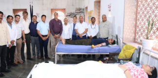 निःशुल्क विरेचन-रक्तमोक्षण शिविर के तहत 80 लोगों ने किया रक्तदान