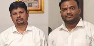 न्यायालय का रीडर और होमगार्ड चालक रिश्वत लेते गिरफ्तार