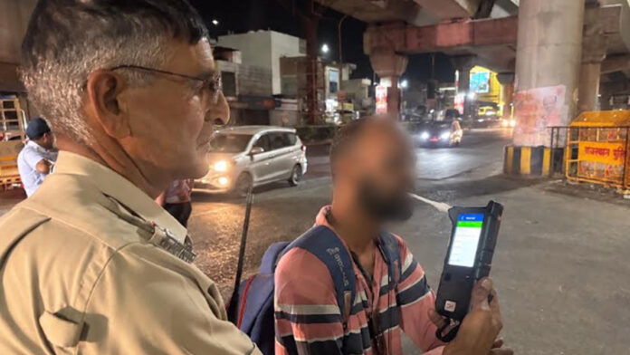Traffic police crack down on drunk drivers. Traffic police crack down on drunk drivers.