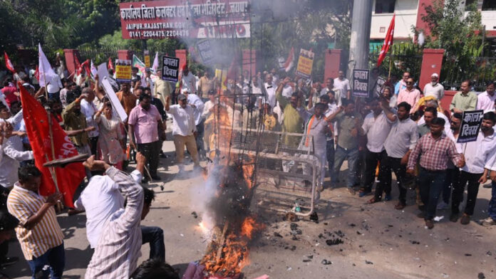 Congress protests against SIR and ‘vote theft’ Congress protests against SIR and ‘vote theft’