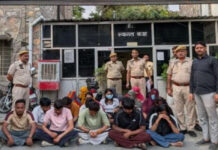 तीन स्पा सेंटरों पर पुलिस ने छापेमारी करते हुए किया 11 युवतियों सहित 19 को गिरफ्तार