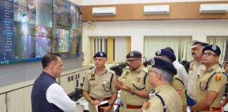 मुख्य सचिव ने किया जयपुर पुलिस कमिश्नरेट के साइबर थाने का निरीक्षण