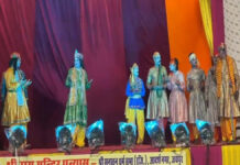 केवट की भक्ति पर रीझे राम: दशरथ का विलाप देख नम हुईं दर्शकों की आंखें Ram was charmed by the boatman's devotion.