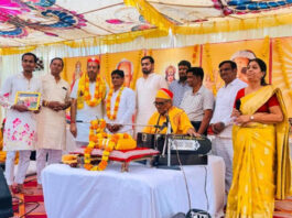 नौ कुंडीय गायत्री महायज्ञ की पूर्णाहुति के साथ प्रज्ञा पुराण कथा का हुआ समापन